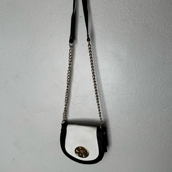 Emma Fox Leather Two Tone Saddle Cross-Body Bag - Picture 4 of 7